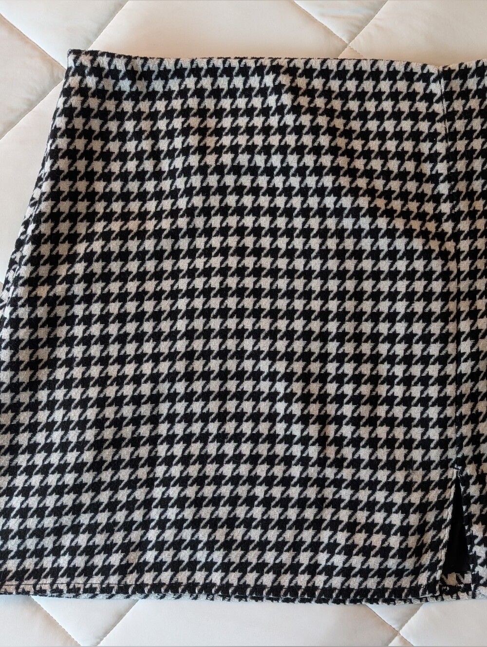 Old Navy Black and White Houndstooth Pencil Skirt